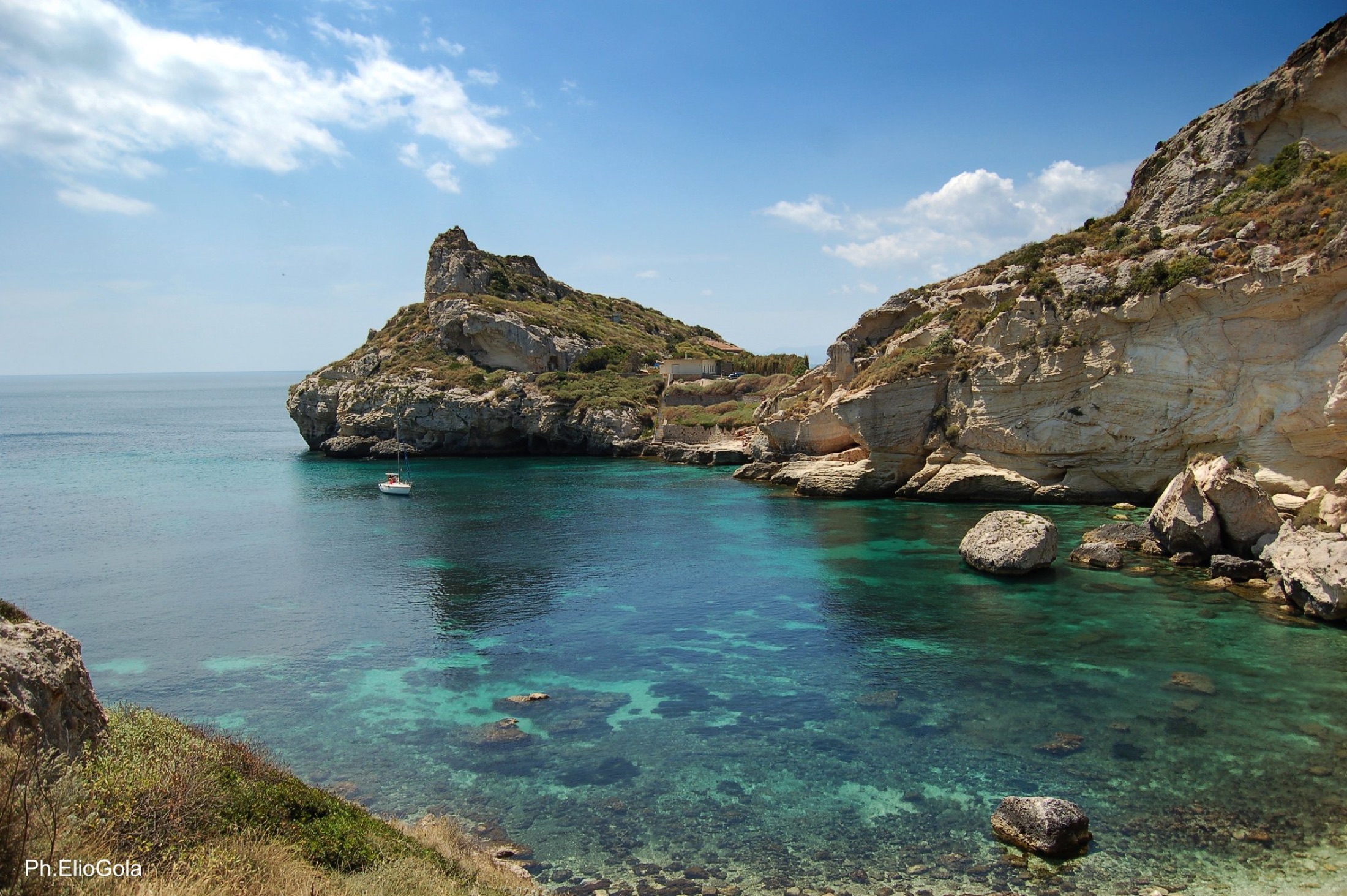 Cala Fighera e acqua cristallina